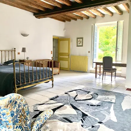 Beautiful Country House: Parisian Retreat 50 Minutes From Eiffel Tower Hodent